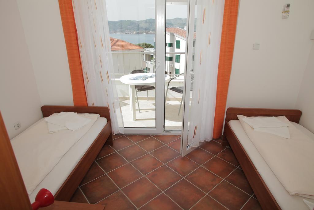 Apartment Horizont Trogir Exterior photo