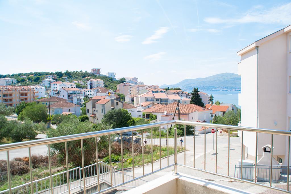 Apartment Horizont Trogir Exterior photo